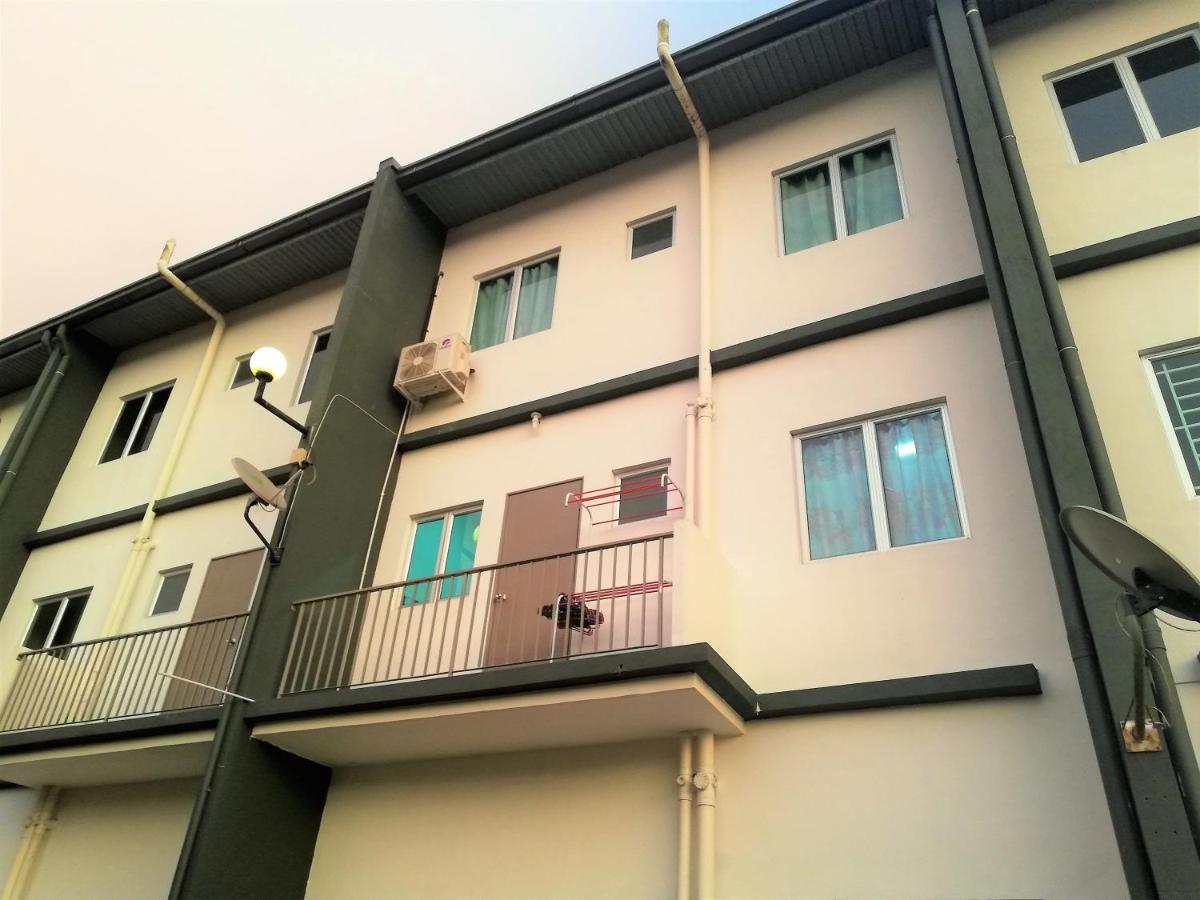 Hornbill Homestay Samarahan Kota Samarahan Exteriör bild